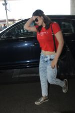 Zarine Khan snapped at airport on 15th March 2016